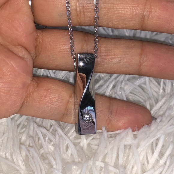 14k White Gold Vermeil Cremation Urn pendant | Urn for Human/Pet Ashes Swarovski - Picture 6 of 8